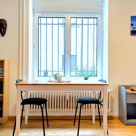 Ferienwohnung Urban Retreat - Cozy Studio With Private Patio Zürich Exterior foto