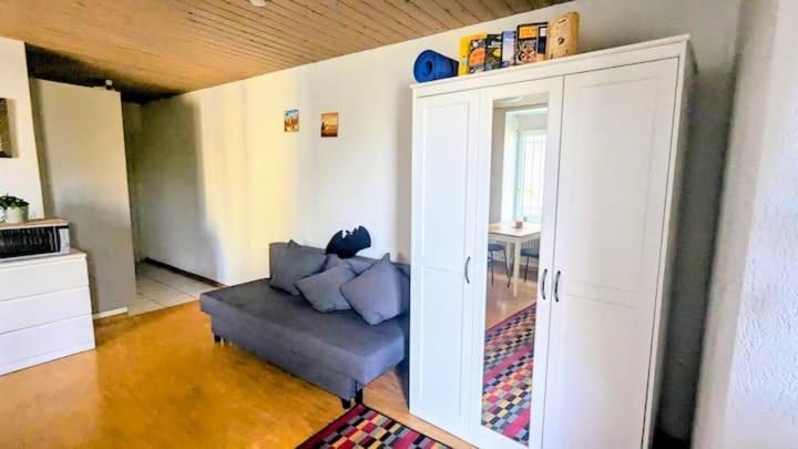 Ferienwohnung Urban Retreat - Cozy Studio With Private Patio Zürich Exterior foto